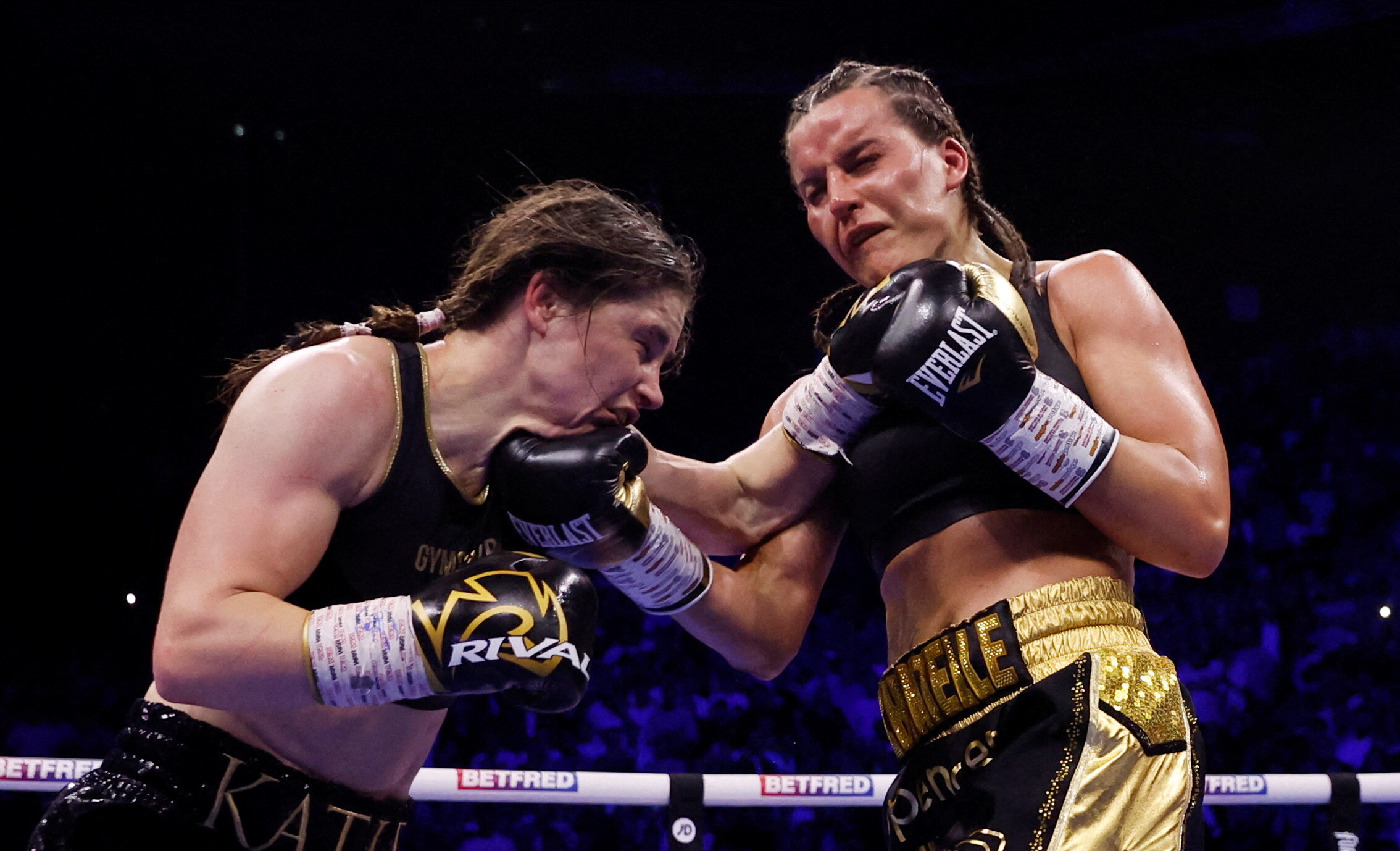Chantelle Cameron boxt gegen Katie Taylor am 21. Mai 2023 in Dublin