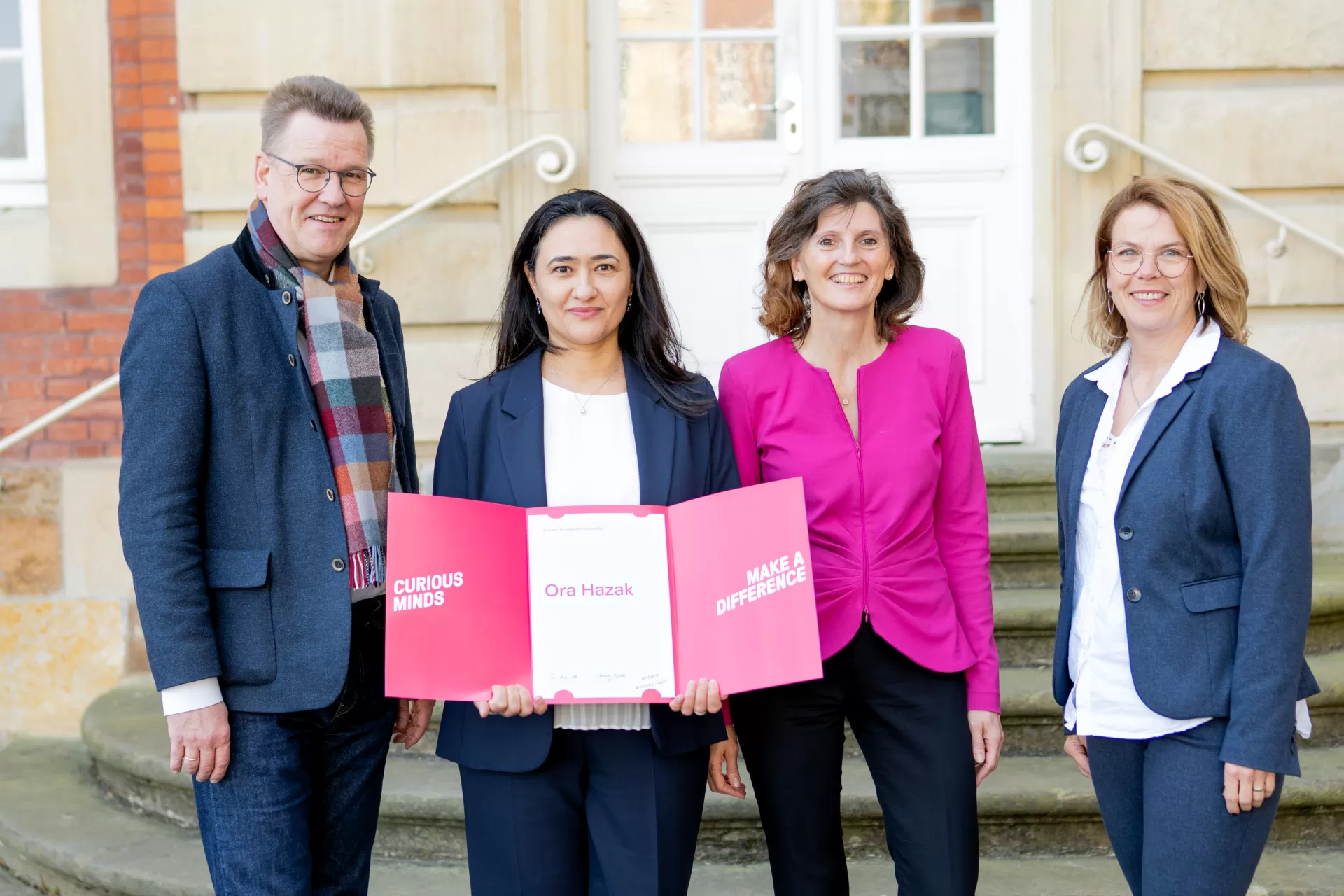 Urkundenverleihung Ora Hazak