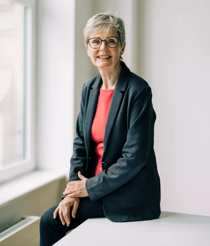 Christine Querner Christine Querner