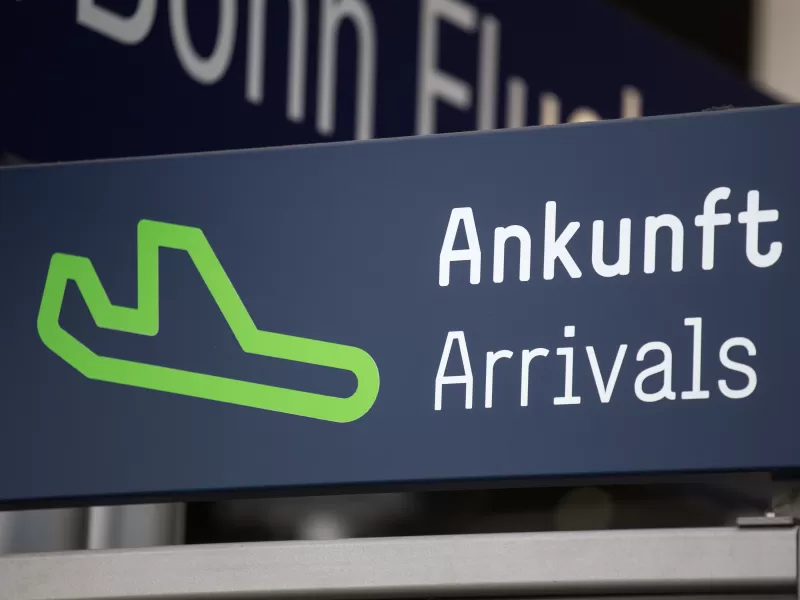 Ankunft / Arrivals Sign