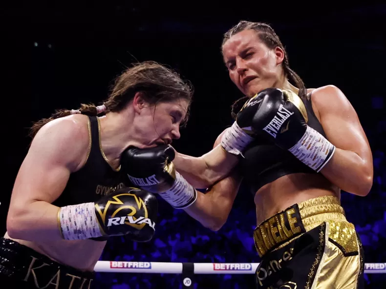 Chantelle Cameron boxt gegen Katie Taylor am 21. Mai 2023 in Dublin